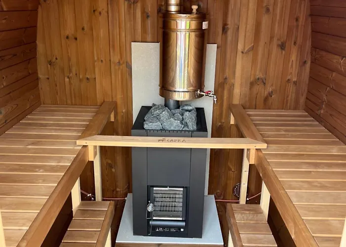 Laulasmaee Puhkebaas * Laulasmaa